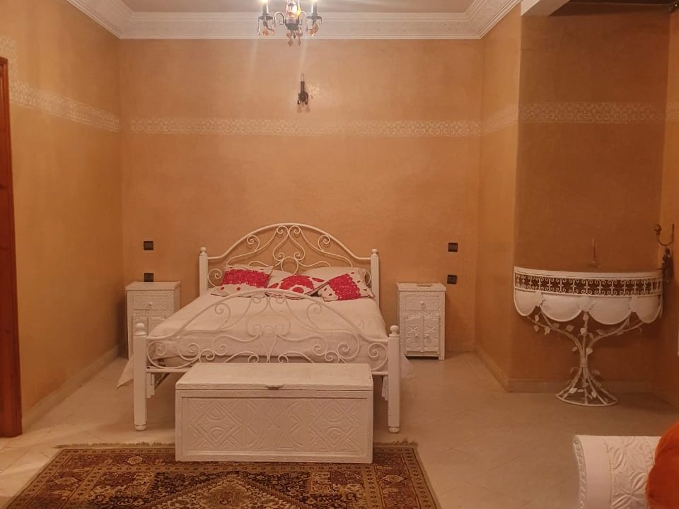 villa a louer meublée sur la route de casa marrakech (3)