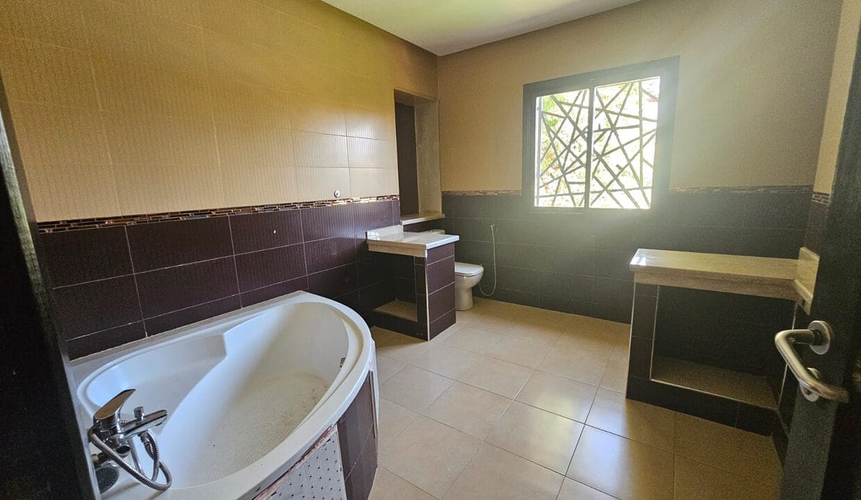 PHOTO-2025-10-14-12-26-01