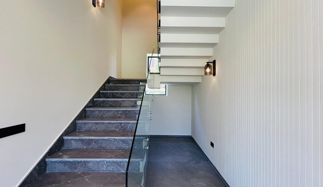 PHOTO-2025-11-10-12-08-49 (1)