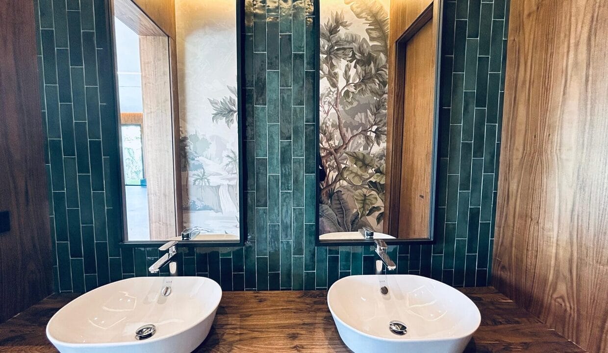 PHOTO-2025-11-10-12-08-49 (3)