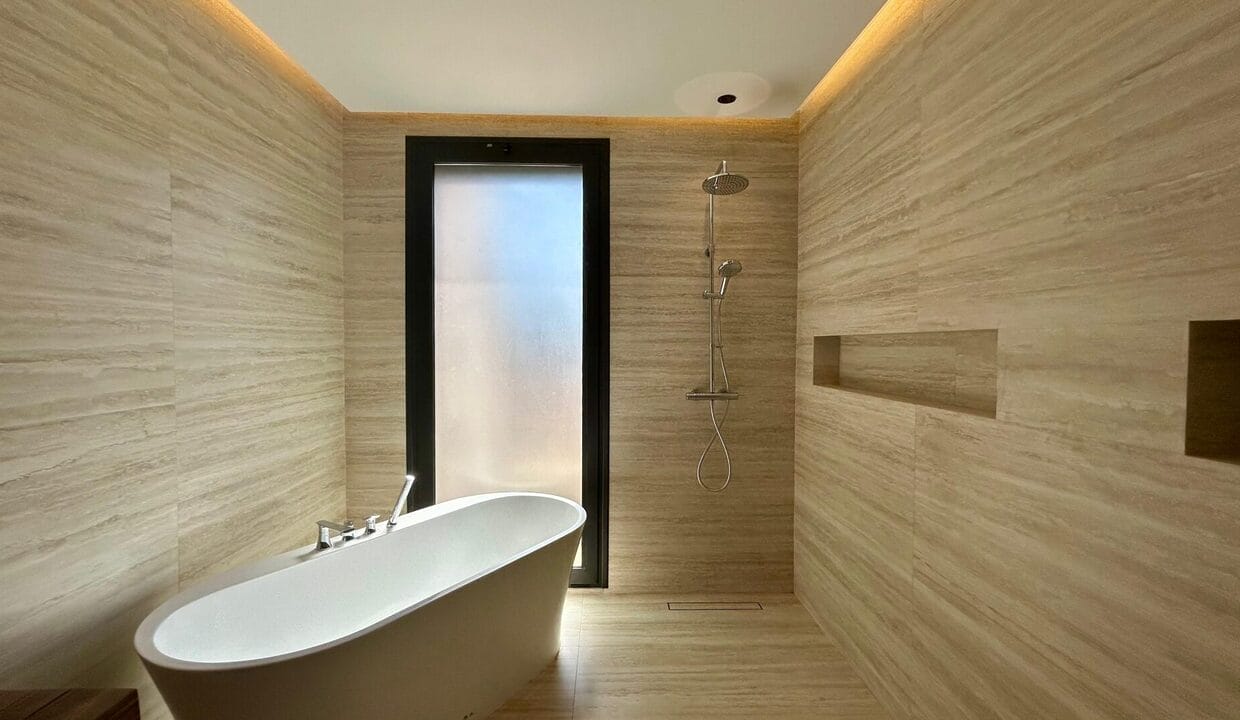 PHOTO-2025-11-10-12-08-50 (1)