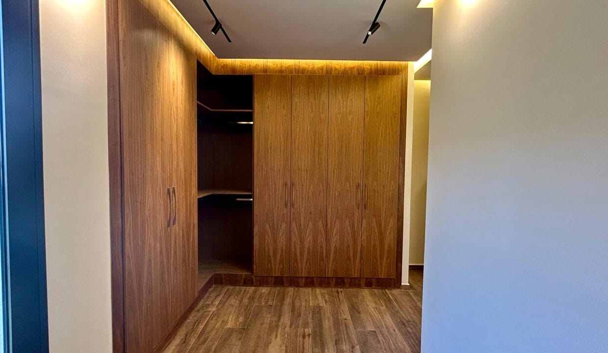 PHOTO-2025-11-10-12-08-50 (3)