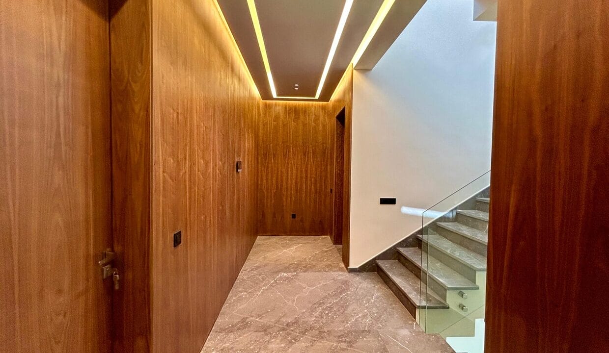 PHOTO-2025-11-10-12-08-51