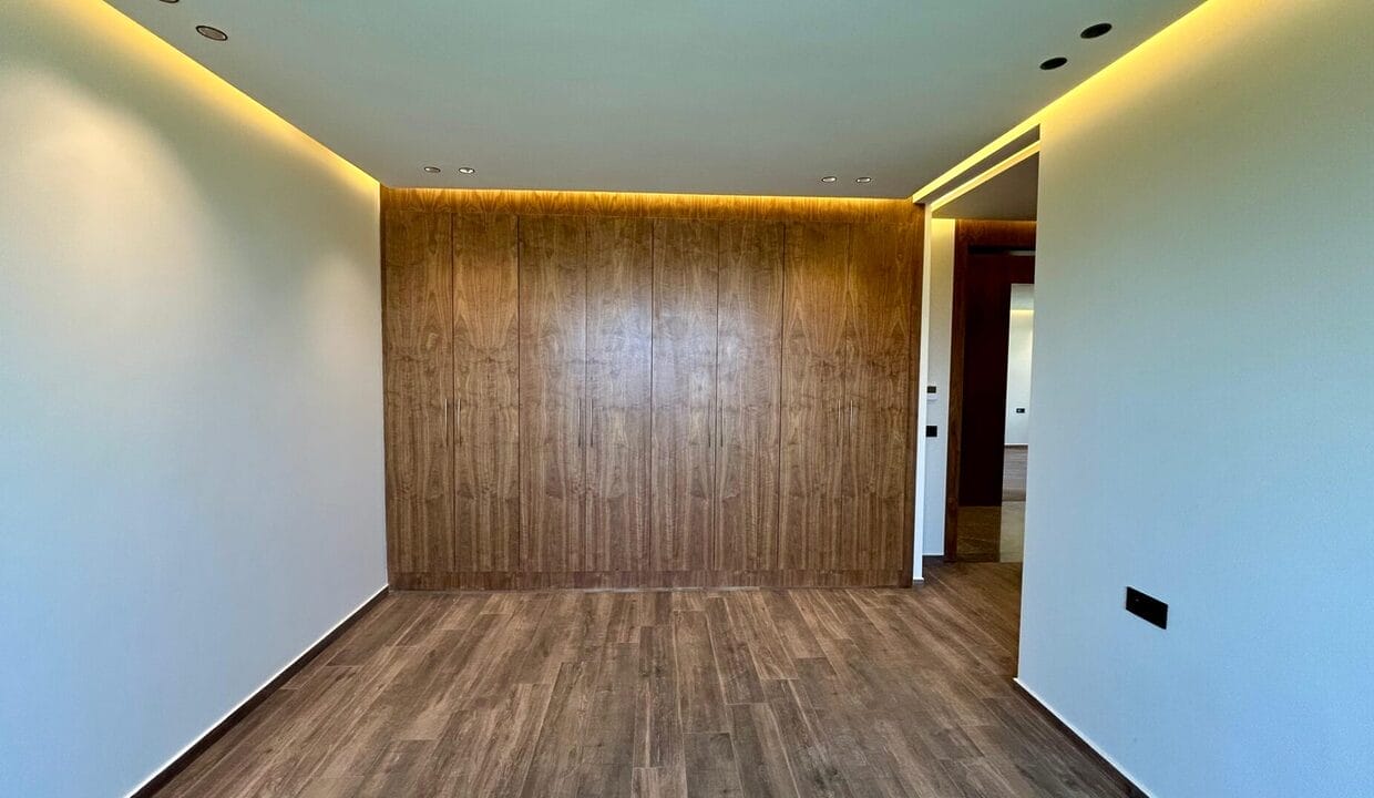 PHOTO-2025-11-10-12-08-53