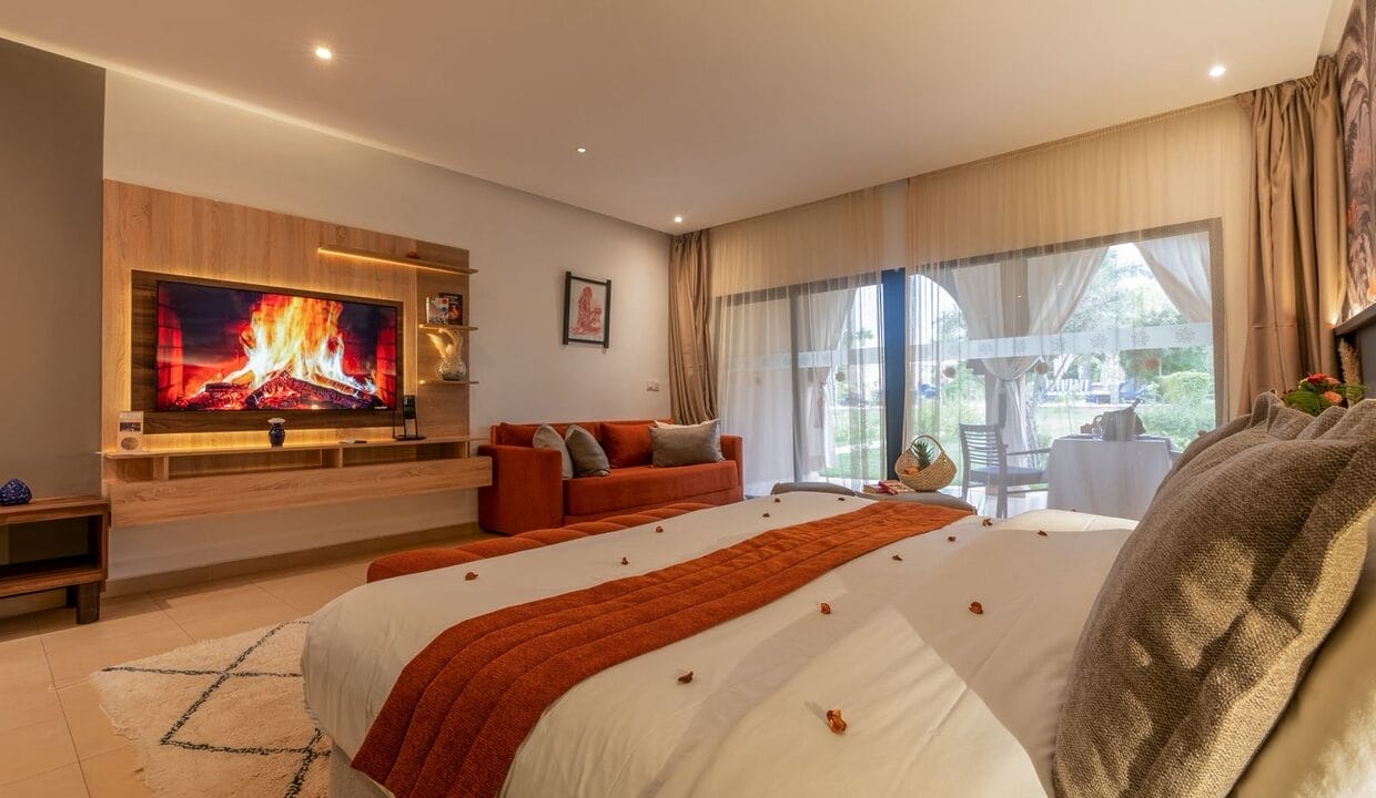 PHOTO-2025-11-12-12-21-19